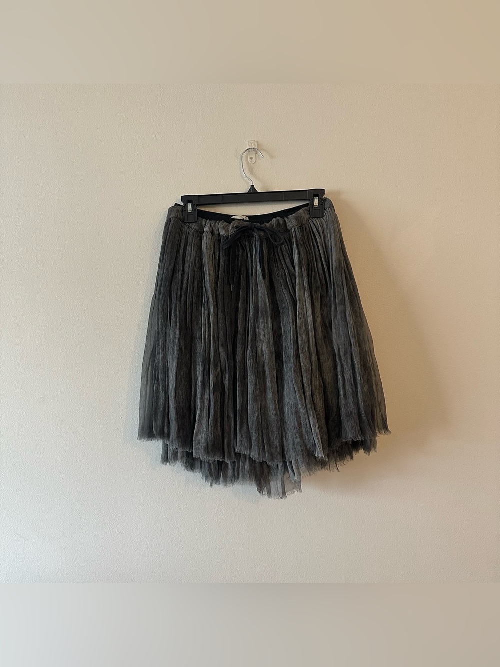 Blayde Italy Raw Hem Edge Silk Georgette Grey Skirt Romantic Balletcore 2 

Good